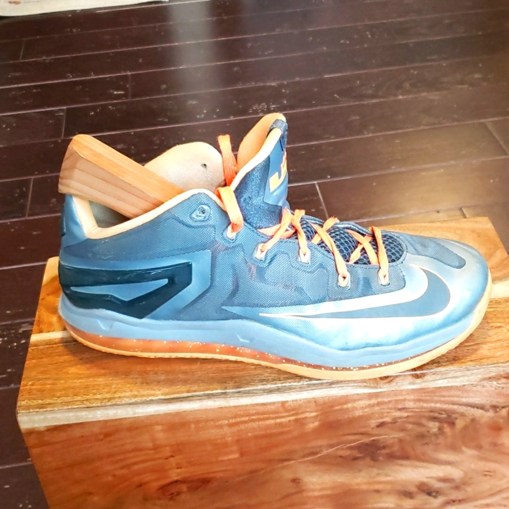 Nike Lebron 11 low Magnet grey size 12 men's pre-owned